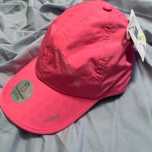 Golf hat. Ladies Puma. Velcro strap.